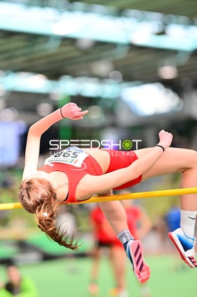 Athletin beim Hochsprung