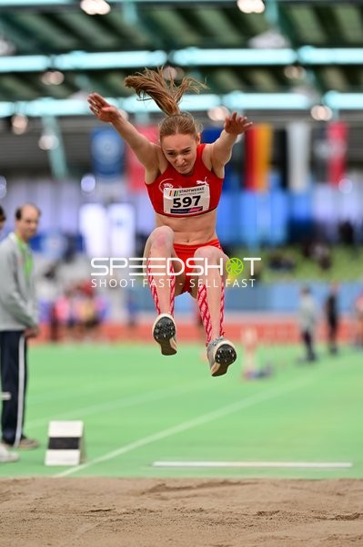 Startnummer 597 beim Weitsprung