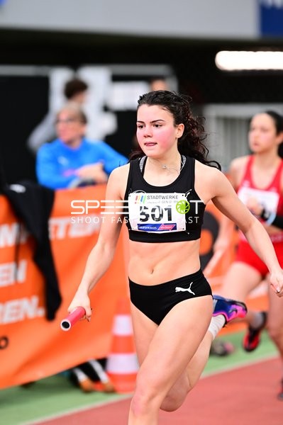 Leichtathletik: {501} mit Staffelstab