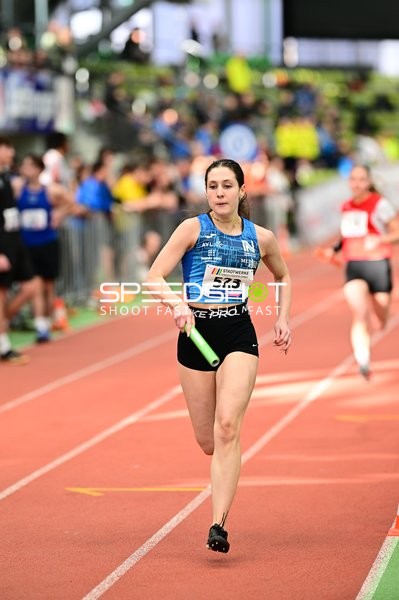 523 mit Staffelstab in Aktion