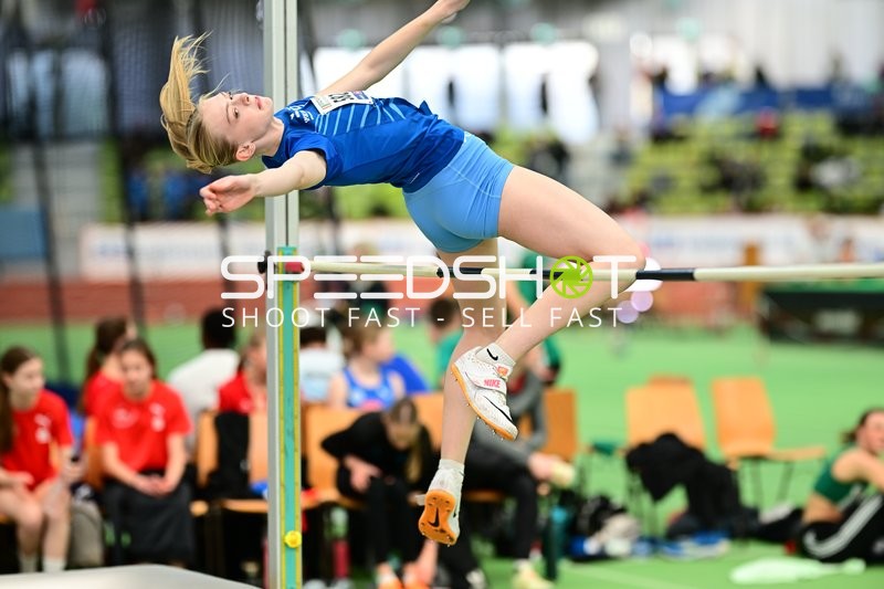 Athletin beim Hochsprung