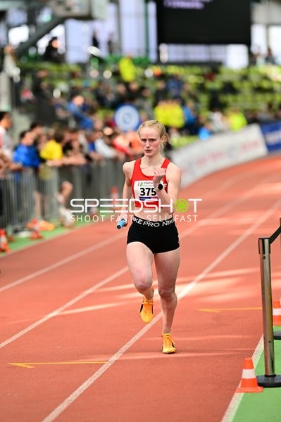 Athletin {375} im Lauf