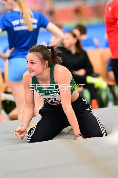 Athletin mit Startnummer 552