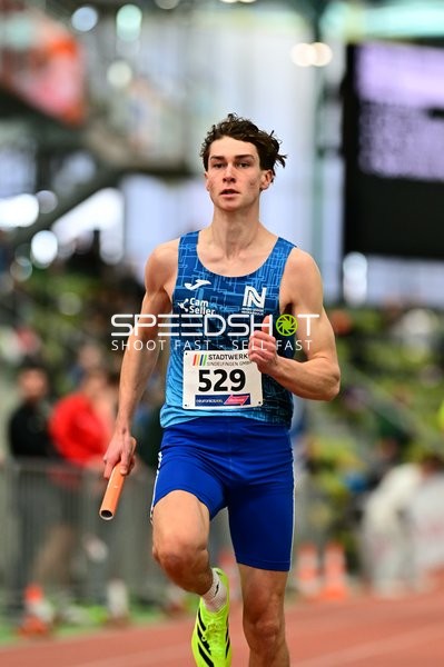 Athlet mit Startnummer 529 in Aktion
