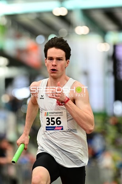 Athlet mit Startnummer 356 in Aktion