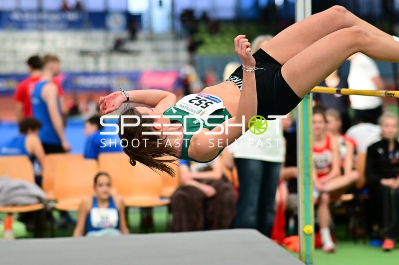 Athletin beim Hochsprung