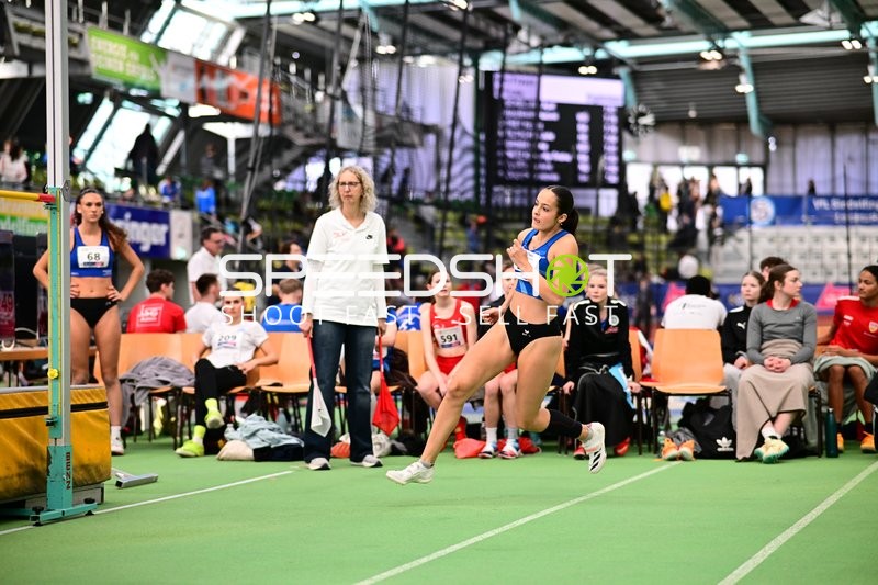 Weitsprung im Glaspalast Sindelfingen
