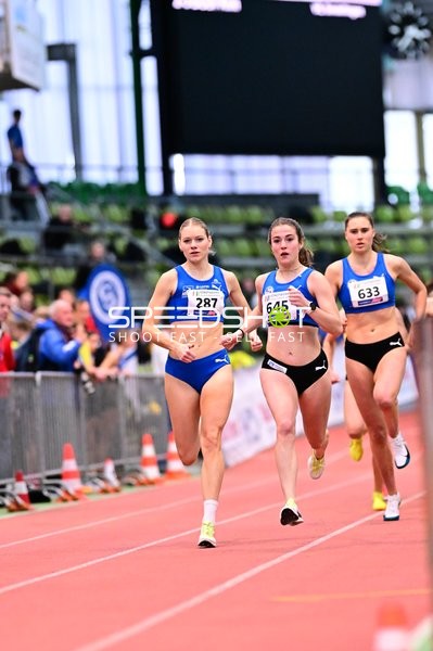 Drei Läuferinnen im Rennen