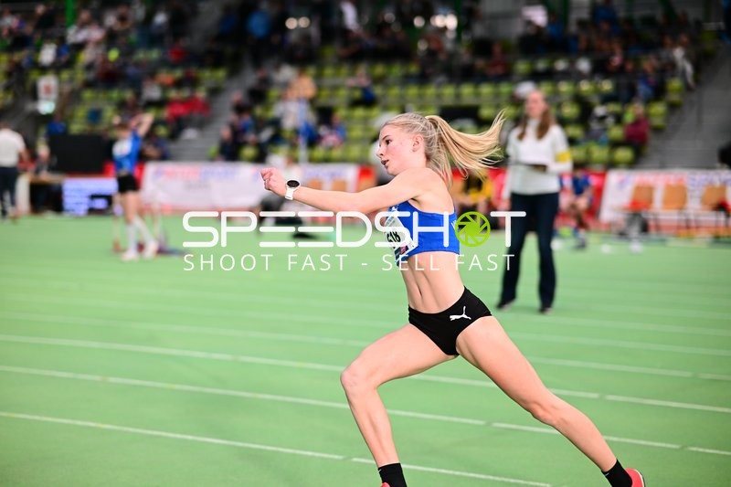 Weitsprung im Glaspalast