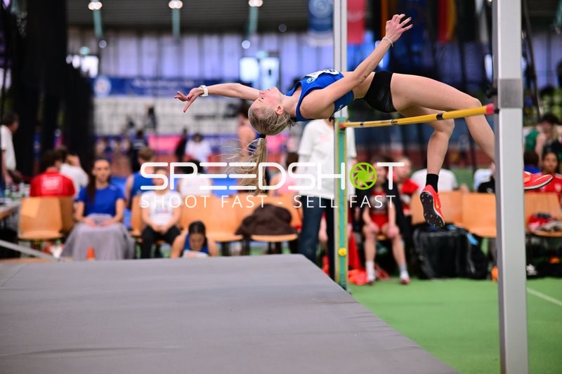 Athletin beim Hochsprung