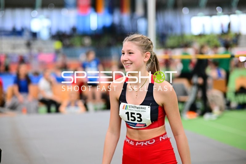 Athletin mit Startnummer 153 im Glaspalast