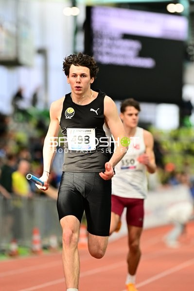 Staffelläufer mit Staffelstab