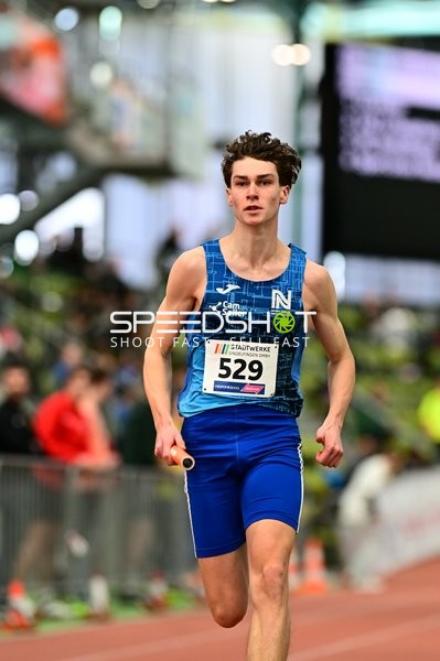 Athlet mit Startnummer 529 in Aktion