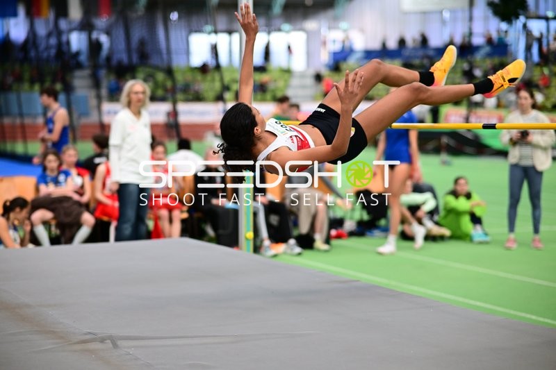 Athletin beim Hochsprung