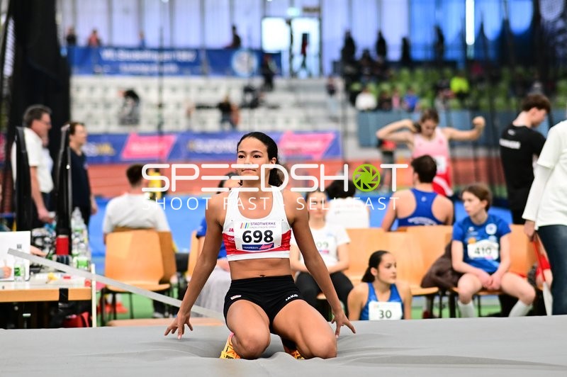 Athletin mit Startnummer 698 im Glaspalast