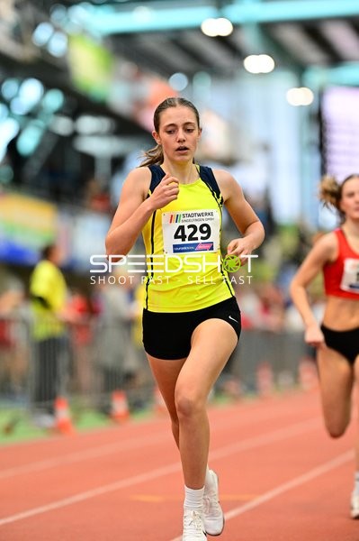 Startnummer 429 läuft im Glaspalast