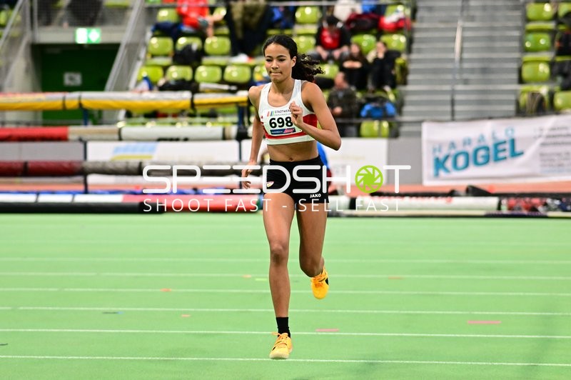 Startnummer 698 läuft im Glaspalast