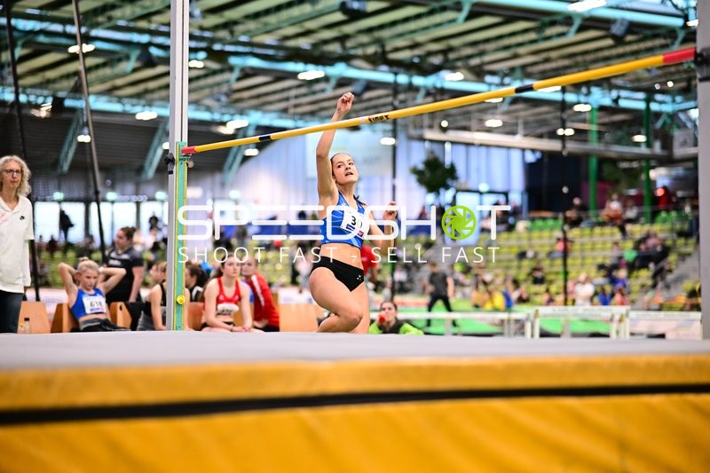 Athletin beim Hochsprung