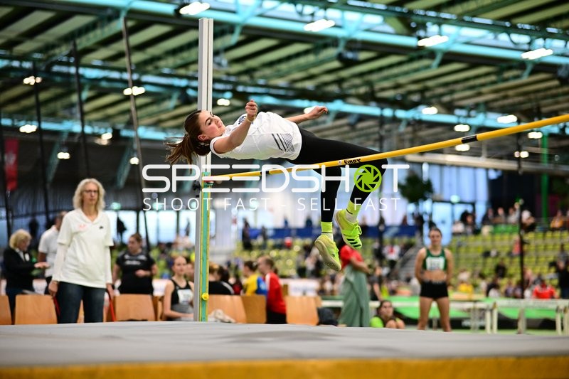 Athletin beim Hochsprung