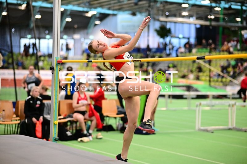 Athletin beim Hochsprung