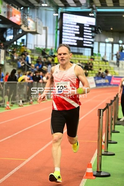 Läufer mit Startnummer 508 in Aktion