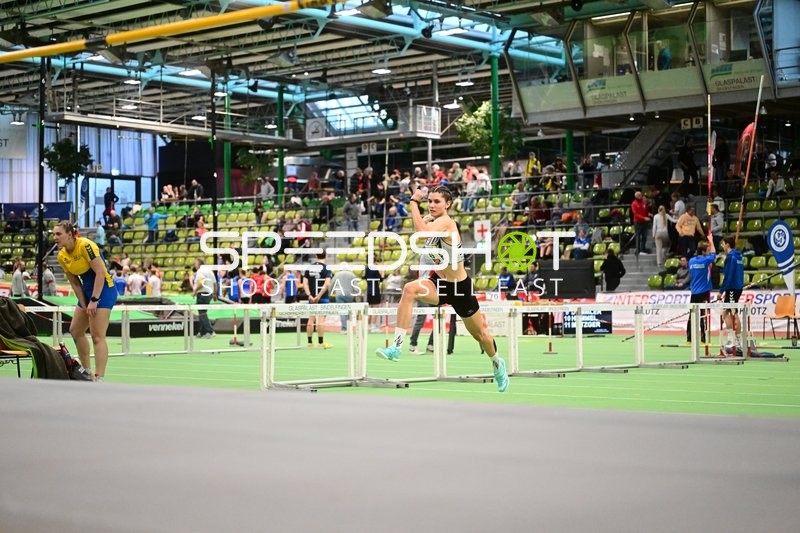 Hürdenlauf im Glaspalast