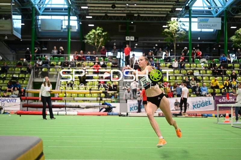 Startnummer 721 beim Weitsprung