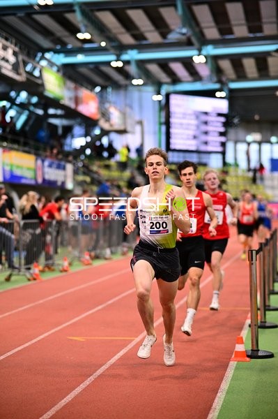 Startnummer 200 in Führung