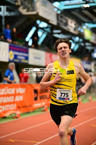 Athlet mit Startnummer 775 im Lauf