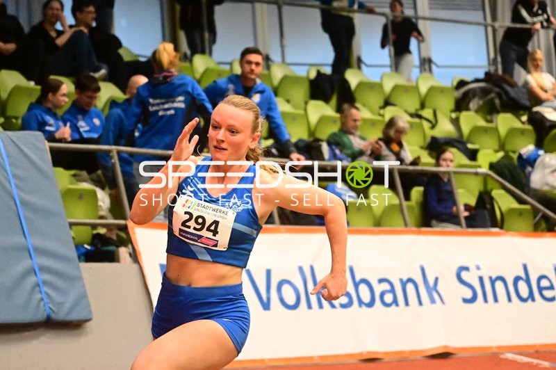 Athletin sprintet mit Nummer 294