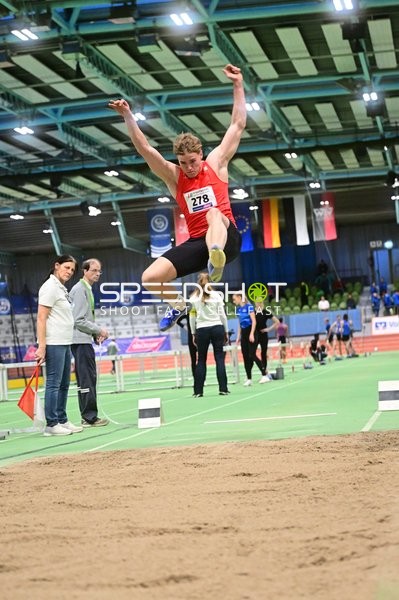 Startnummer 278 beim Weitsprung