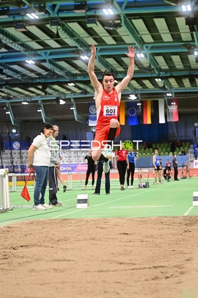 Startnummer 603 beim Weitsprung