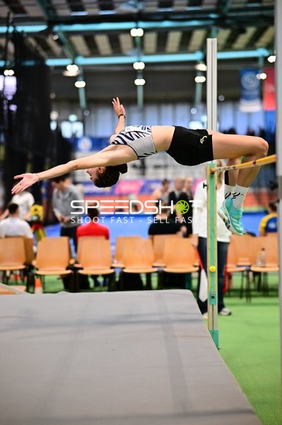 Athletin beim Hochsprung