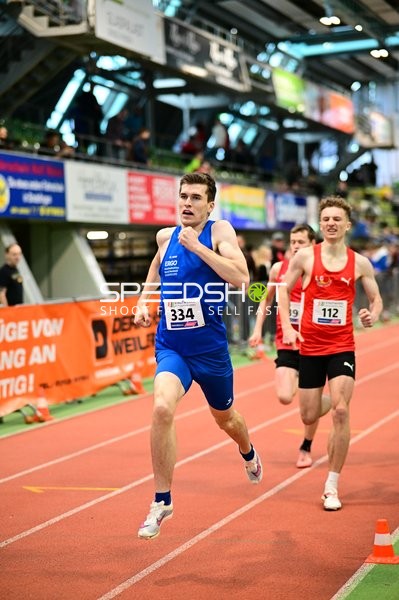 Startnummer 334 führt Rennen an