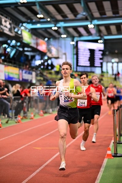 Läufer in Aktion im Glaspalast