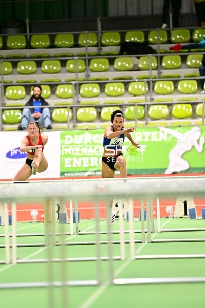 Hürdenlauf im Glaspalast