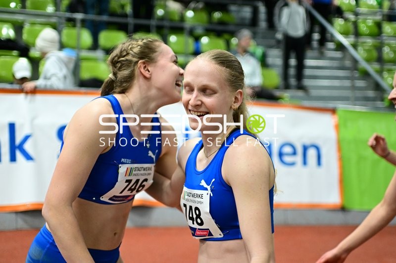 Startnummern 746 und 748 feiern