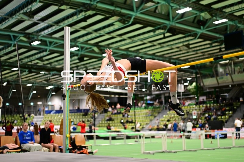 Athletin beim Hochsprung