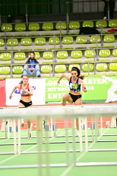 Hürdenlauf im Glaspalast