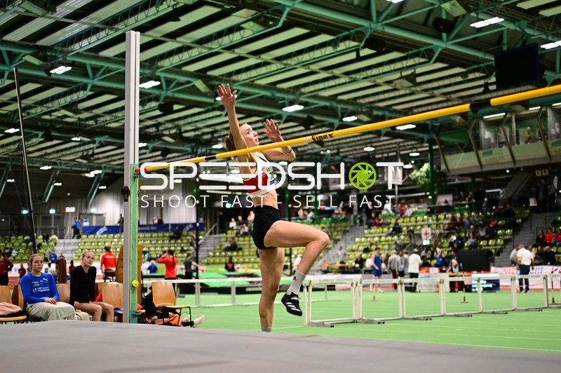 Athletin beim Hochsprung