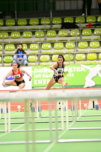 Hürdenlauf im Glaspalast