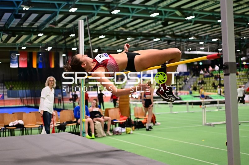 Athletin beim Hochsprung