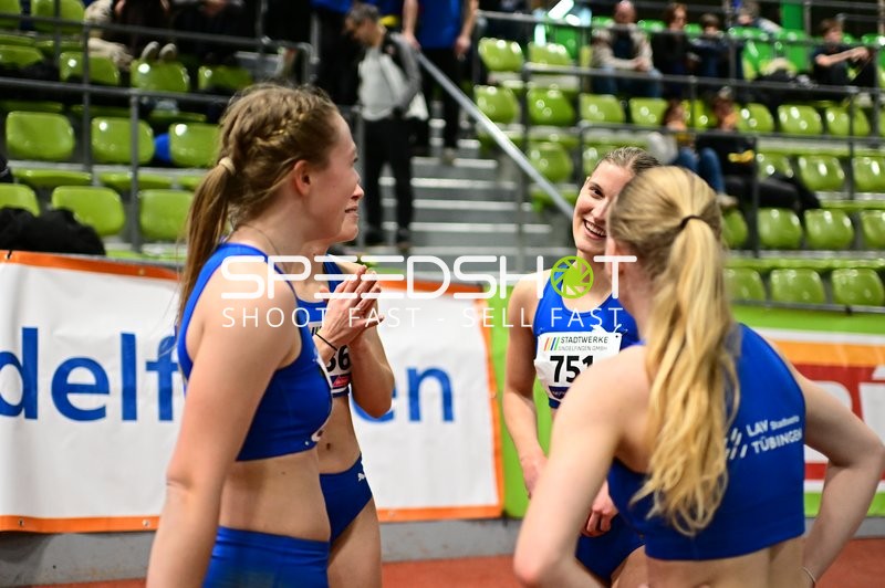 Drei Athletinnen im Gespräch