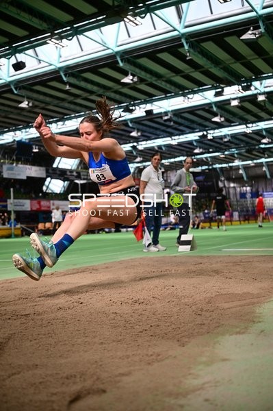 Startnummer 83 beim Weitsprung