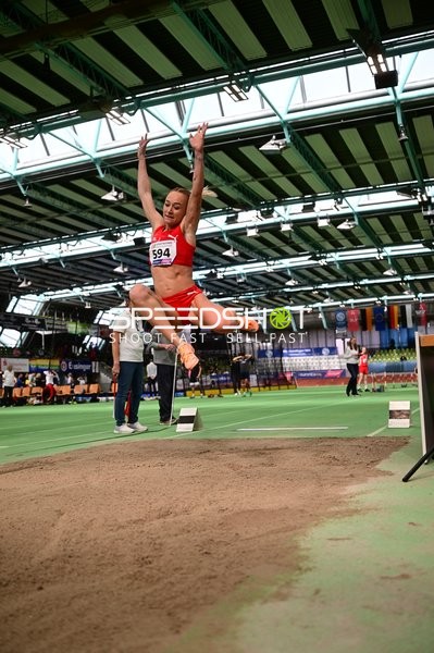 Startnummer 594 beim Weitsprung