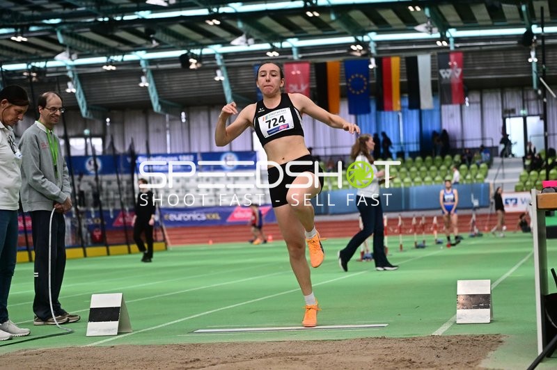 Startnummer 724 beim Weitsprung