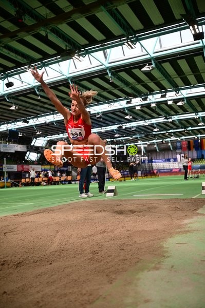 Weitsprung im Glaspalast