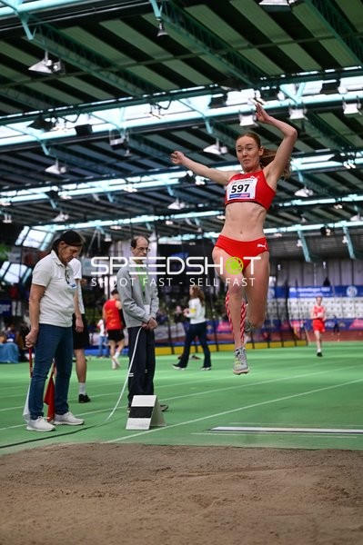 Startnummer 597 beim Weitsprung
