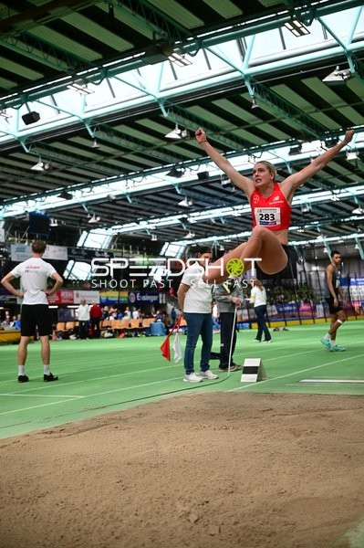 Weitsprung mit {null_283}