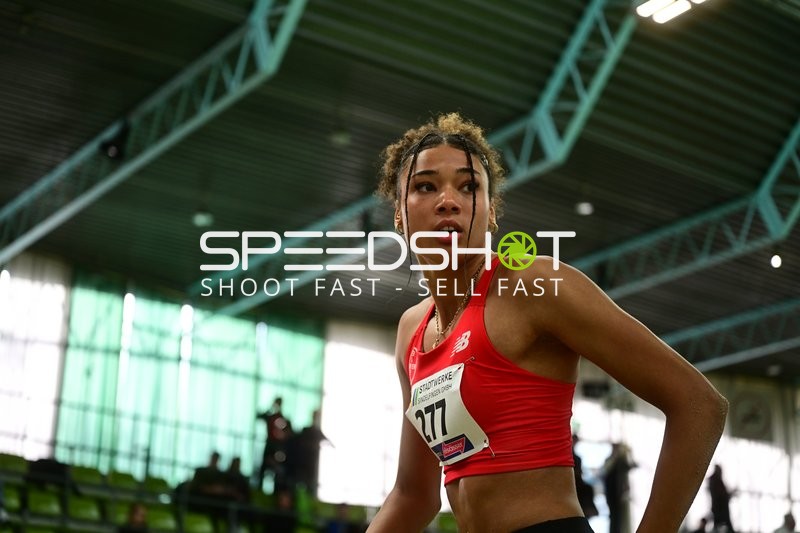 Athletin mit Startnummer 277 im Glaspalast